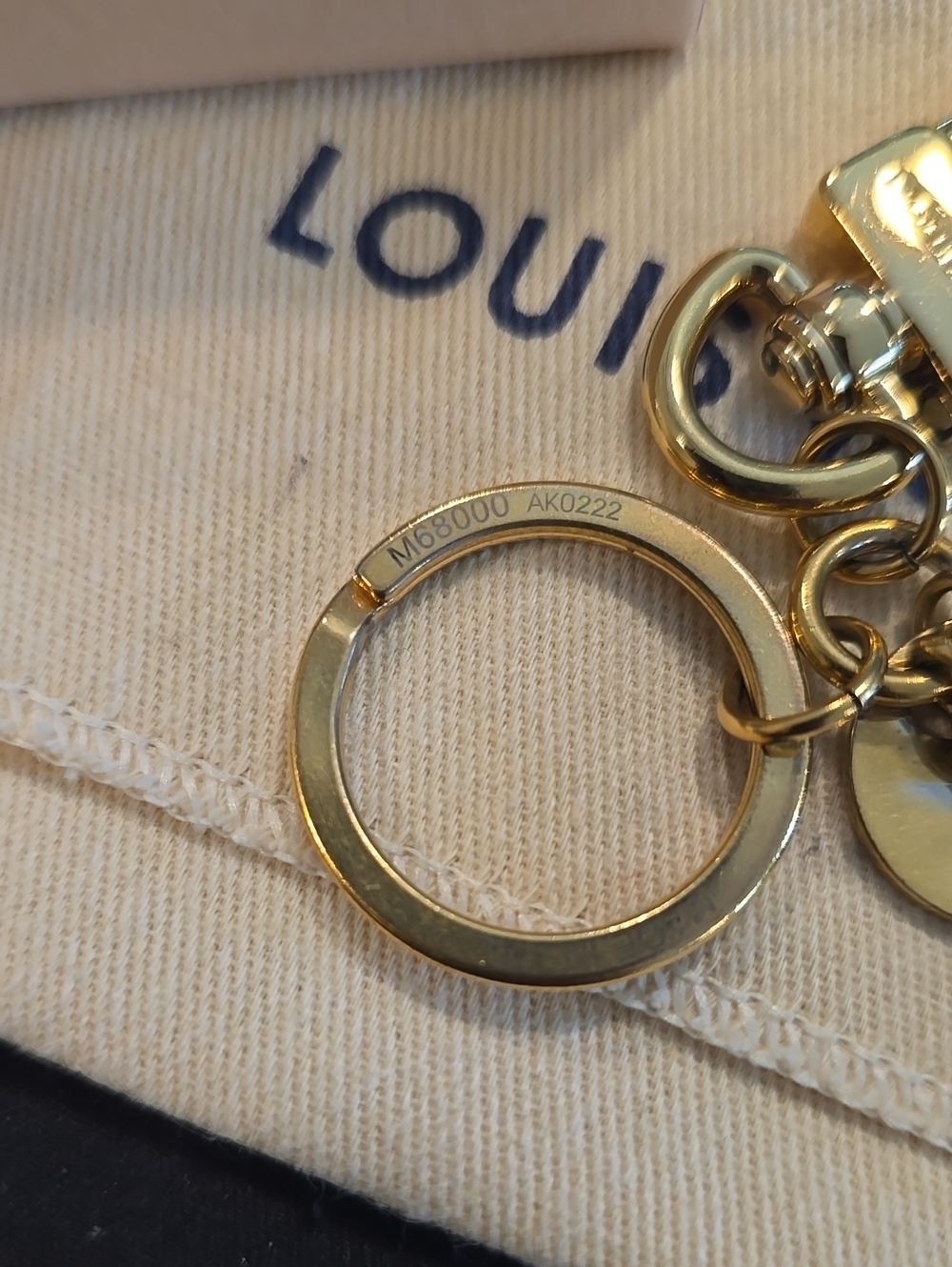 Louis Vuitton Gold-tone LV Circle Key Charm - Picture 7 of 8